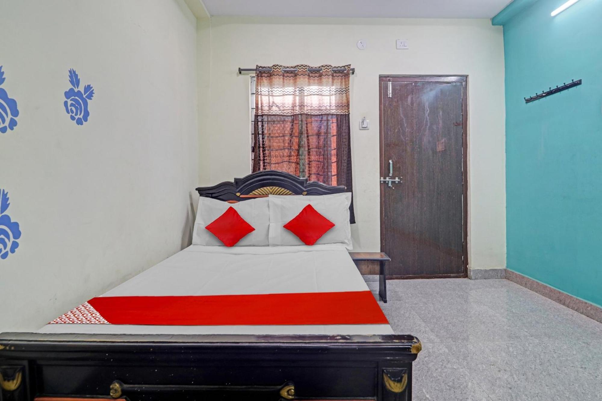 Hotel Oyo Flagship 81051 Sri Sai Manikanta