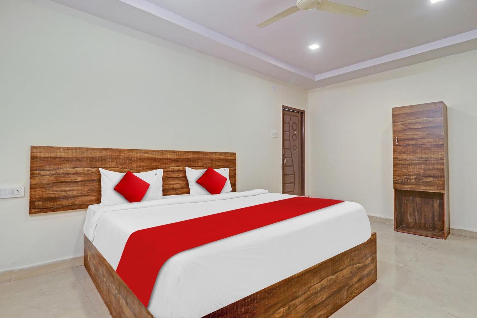 Hotel O R Square 3*