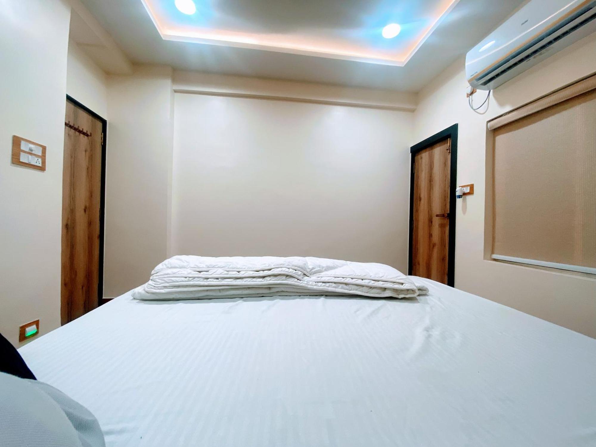 Bms - 2 Bhk Lux Ac Only For Family's Apartment