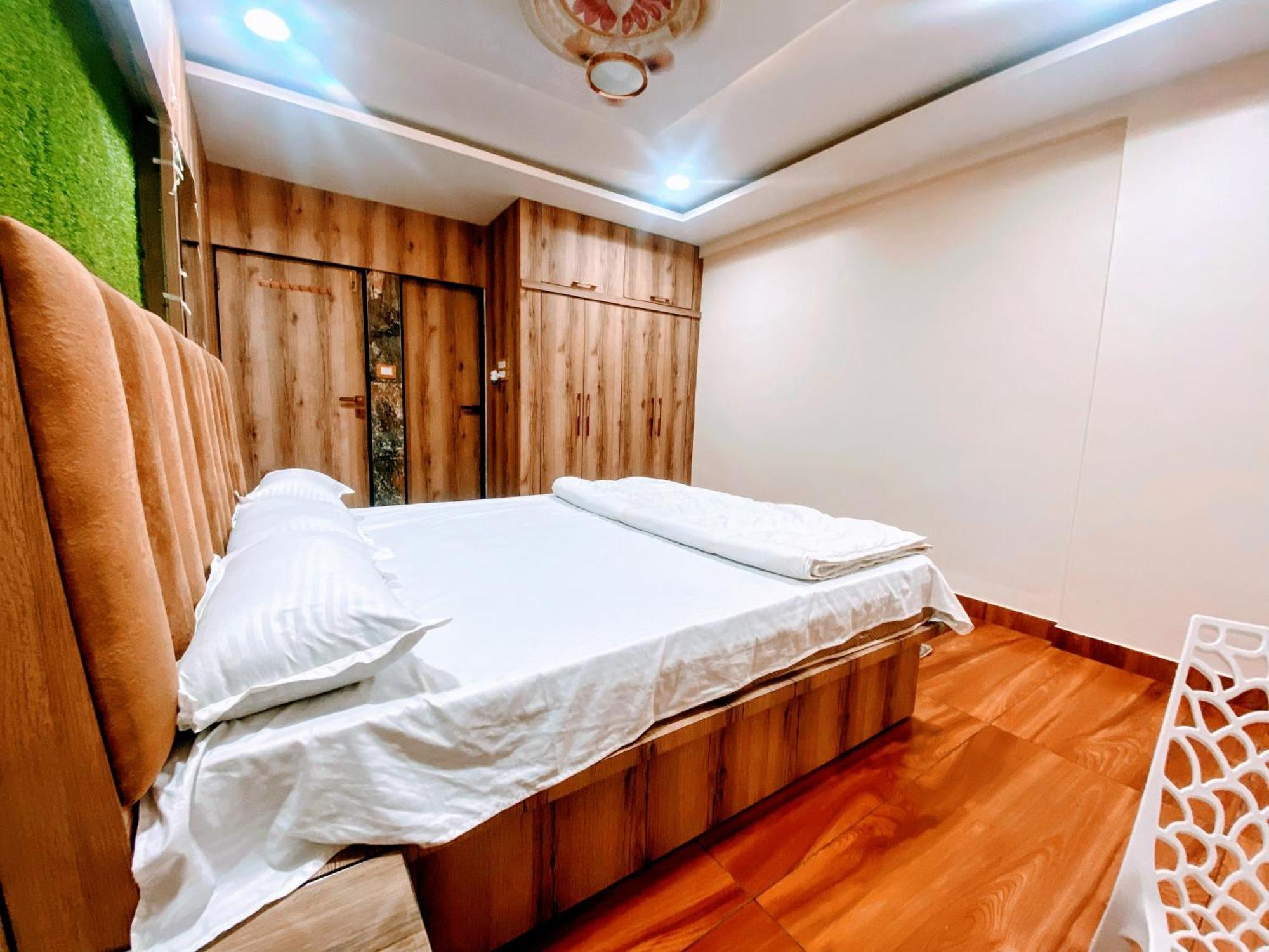 Apartment Bms - 2 Bhk Lux Ac Only For Family's