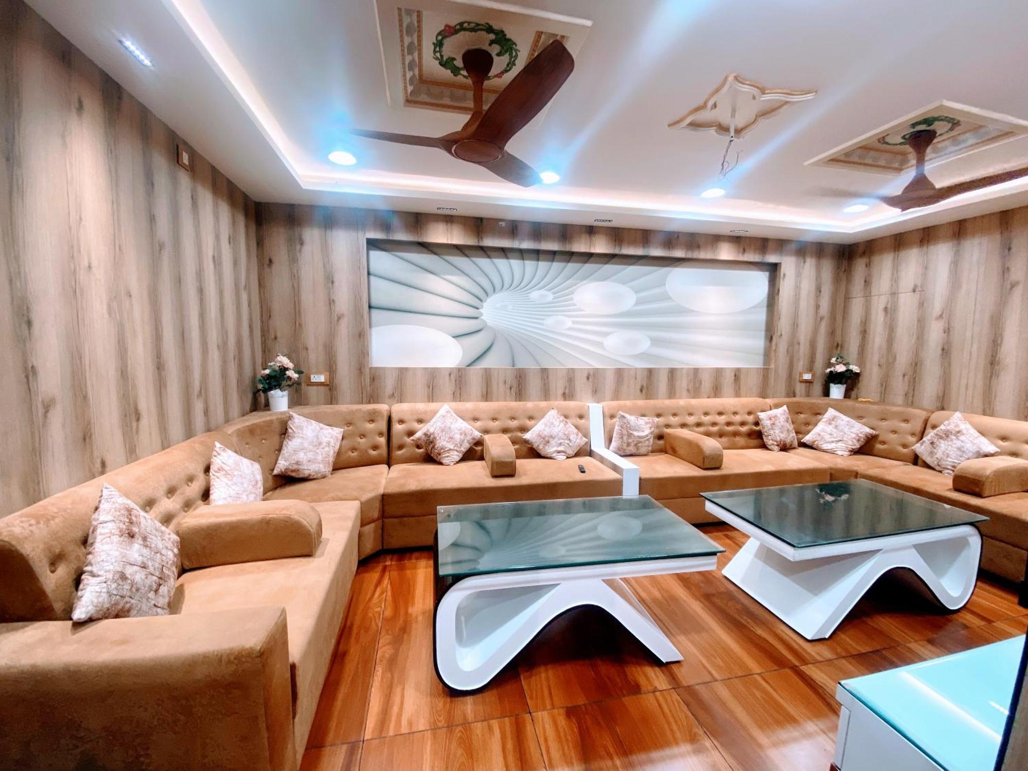 Bms - 2 Bhk Lux Ac Only For Family's *