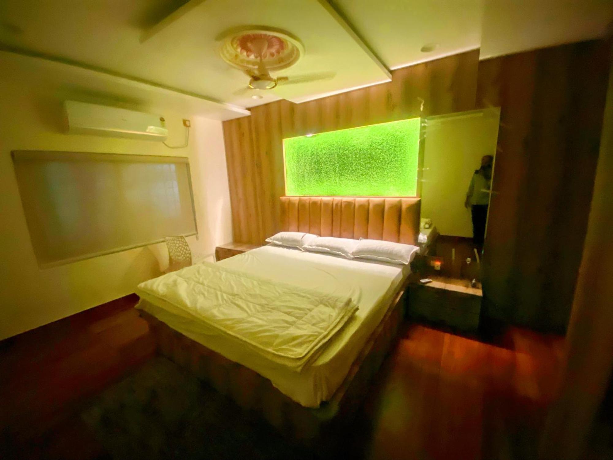 Apartment Bms - 2 Bhk Lux Ac Only For Family's Hyderabad