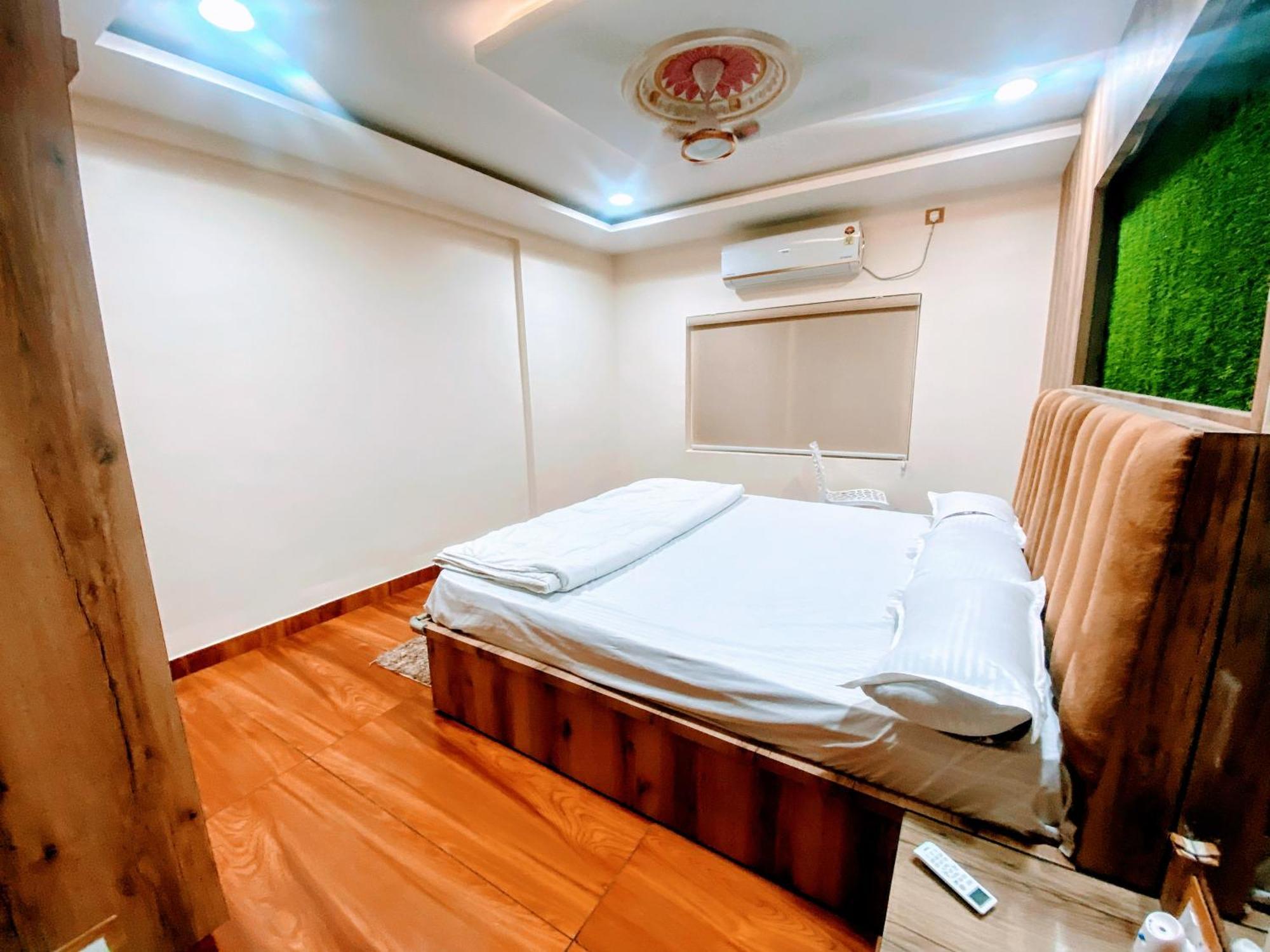 Apartment Bms - 2 Bhk Lux Ac Only For Family's