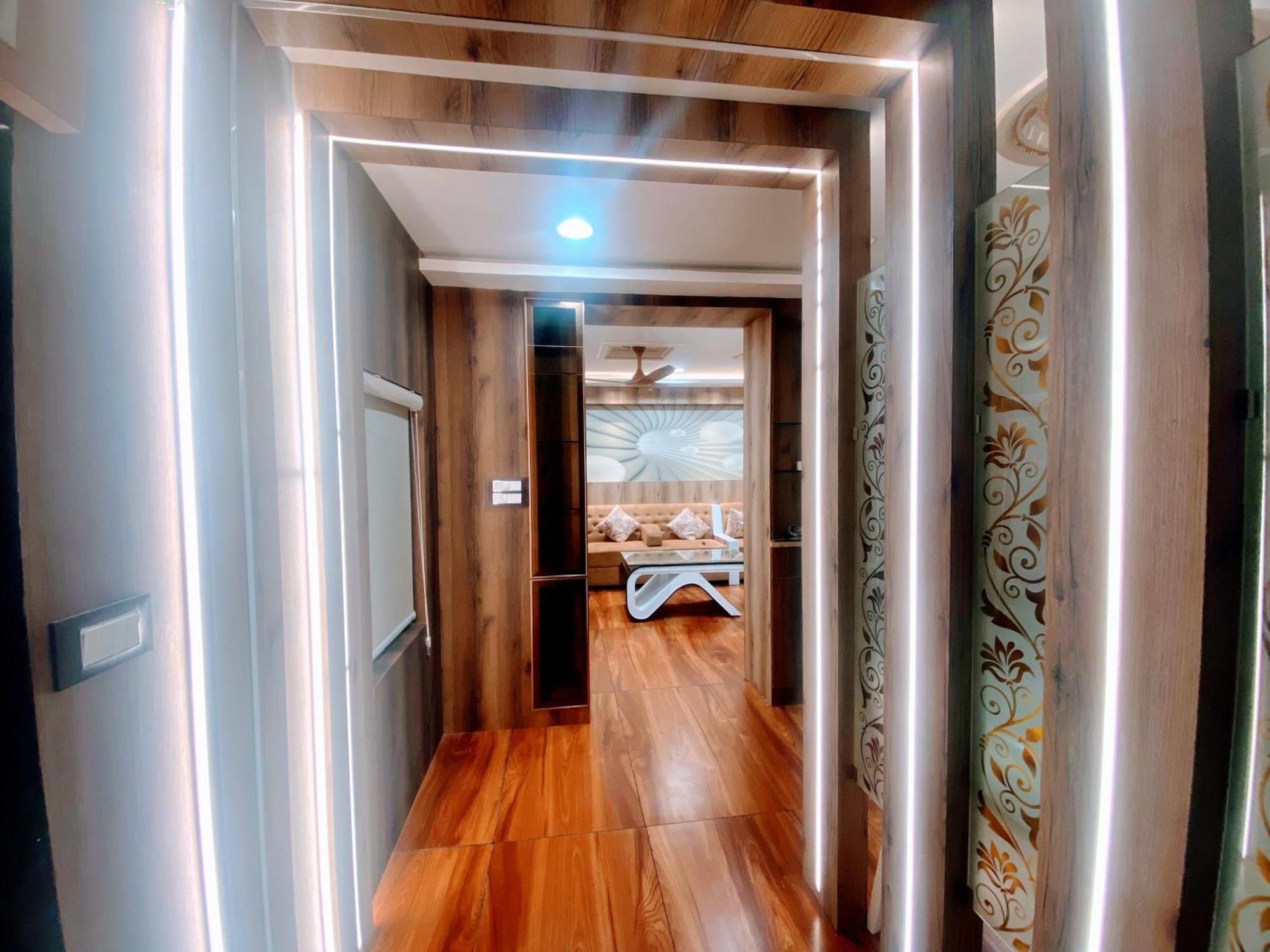 Bms - 2 Bhk Lux Ac Only For Family's