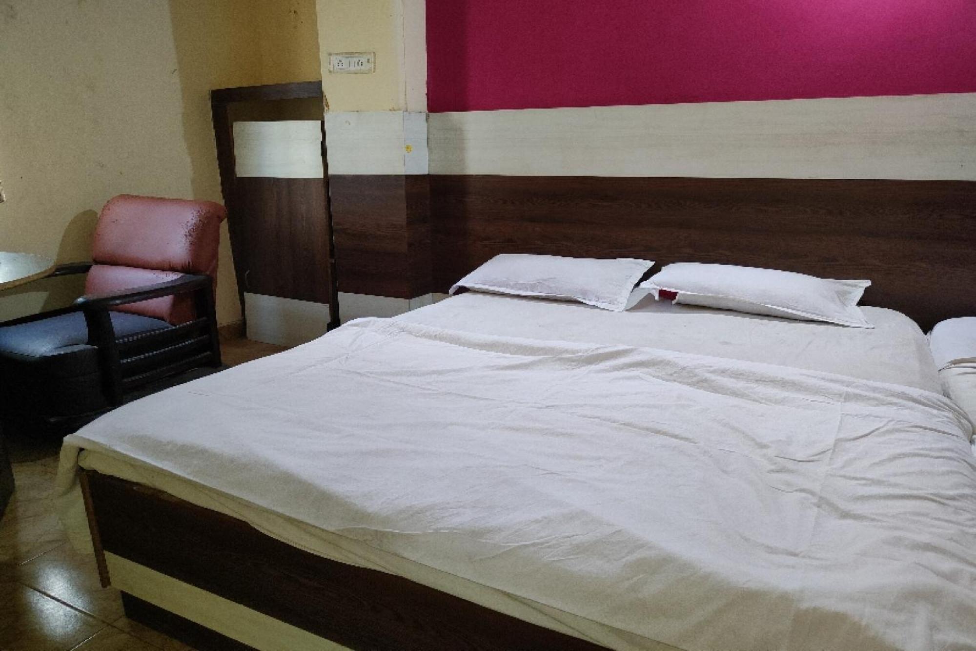 Hotel Oyo Baba Classic Near Secundrabad Railway Station 2*