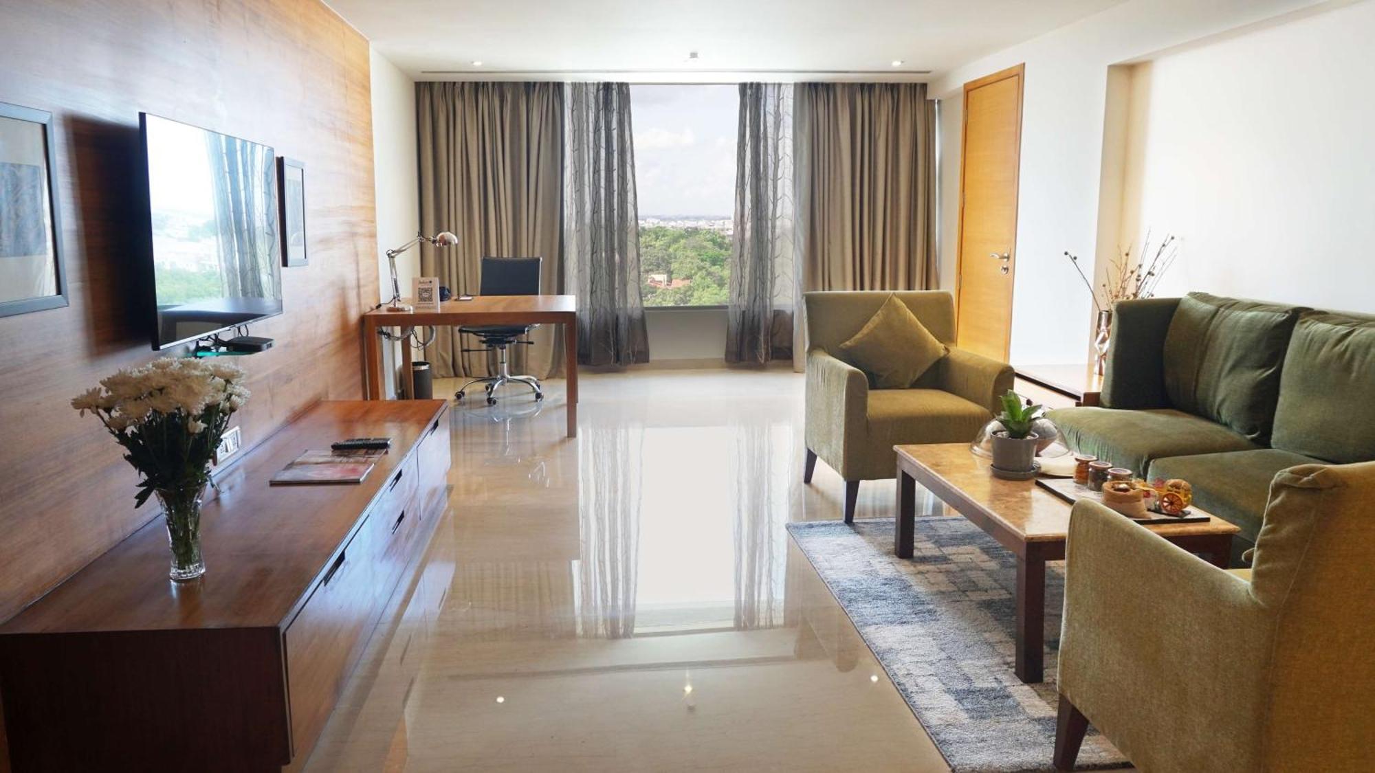 Hotel Radisson Blu Plaza Banjara Hills