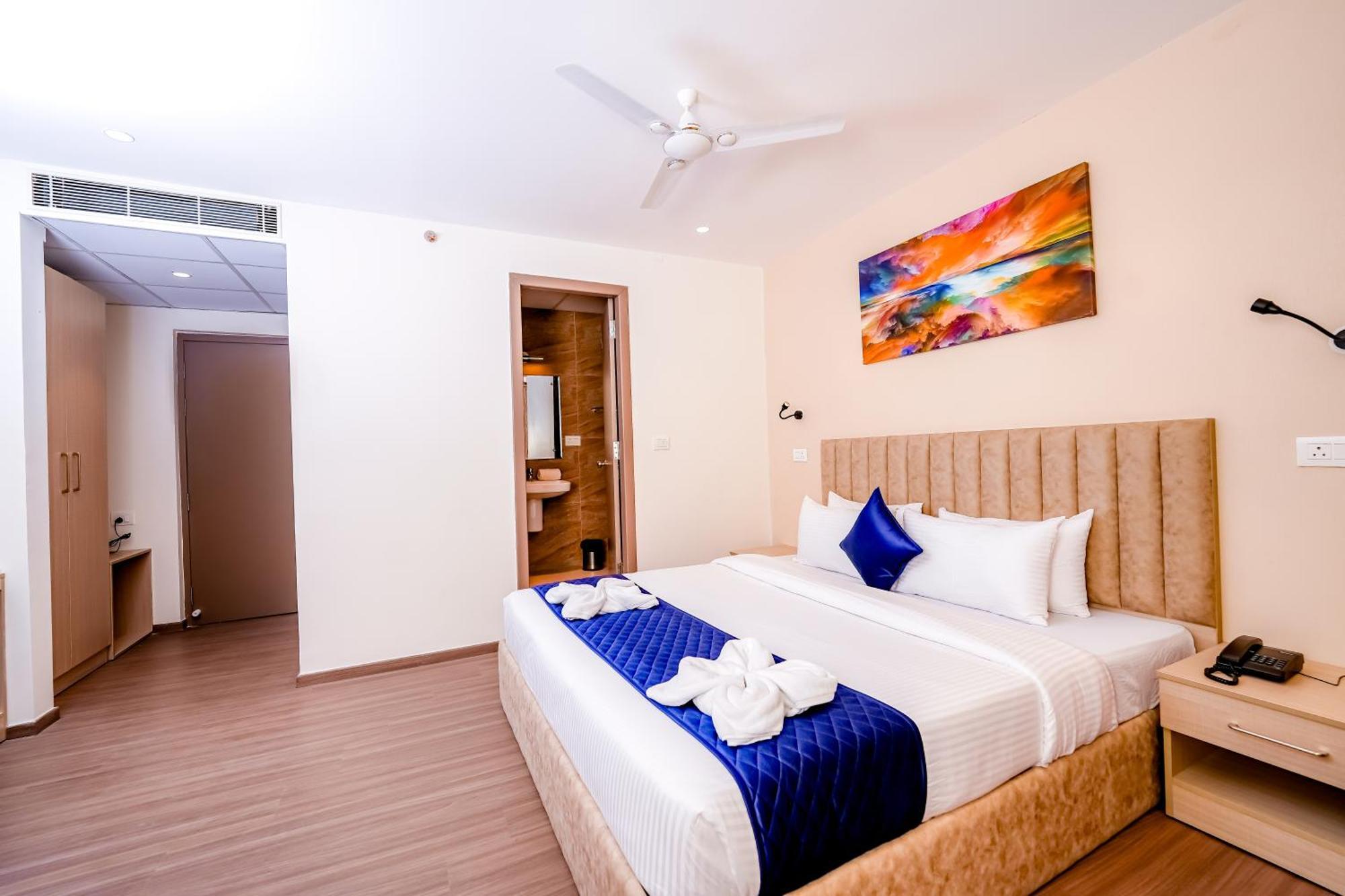 Casa & Suites, Gachibowli, 4*