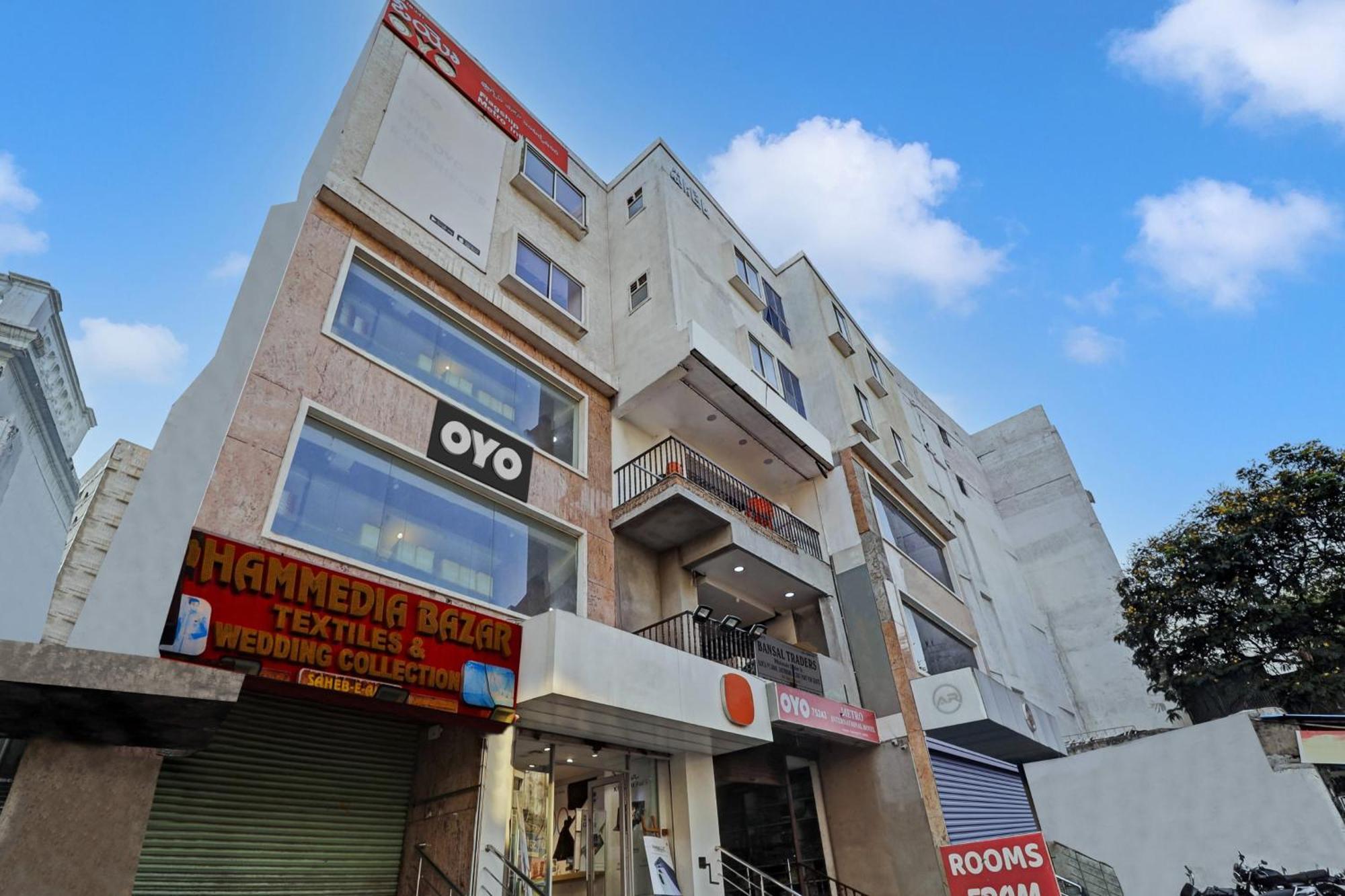 Hotel Oyo 18341 Flagship Metro International