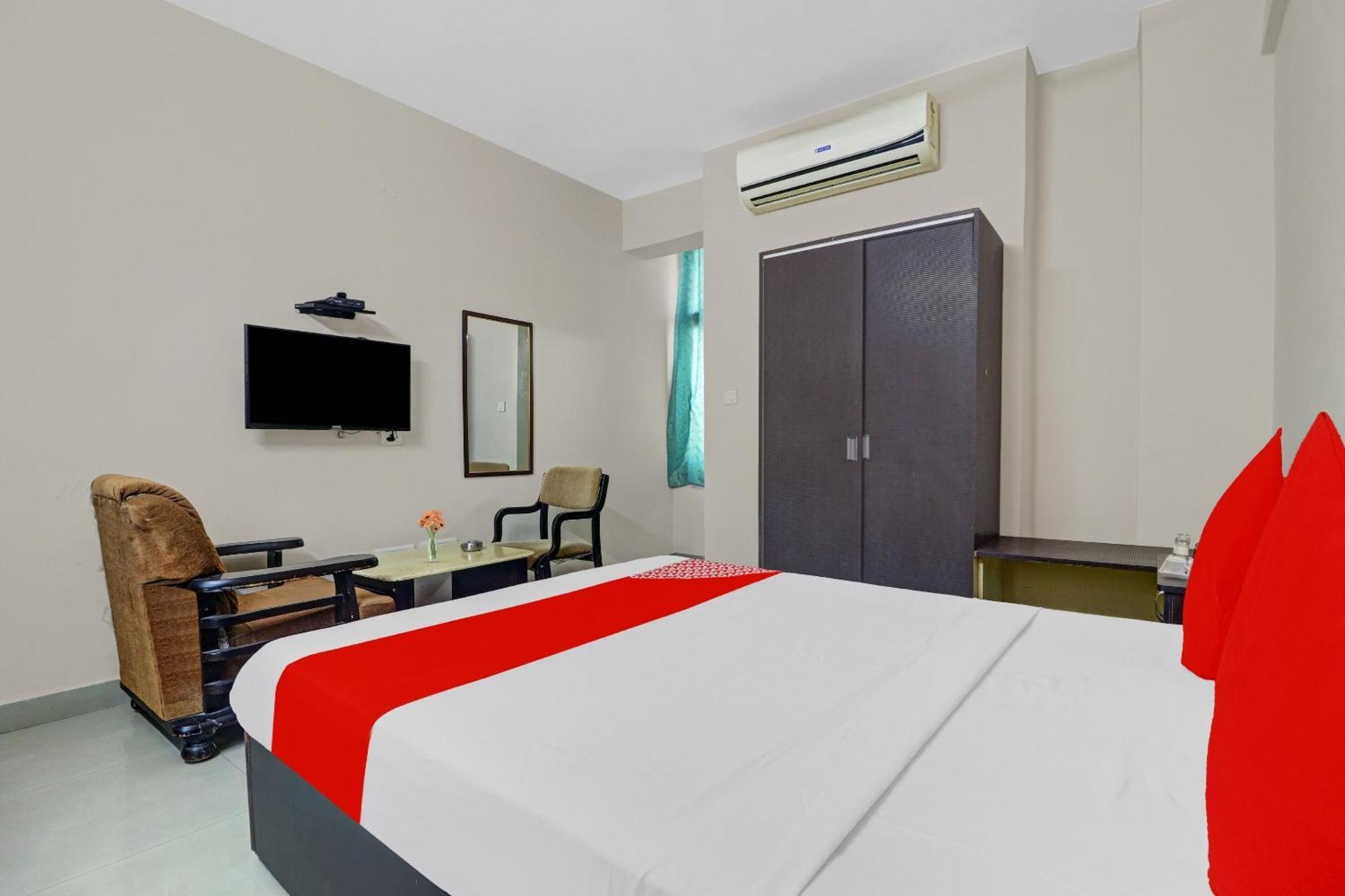 Oyo Flagship 80484g Srinivasa Grand Hotel Hyderabad