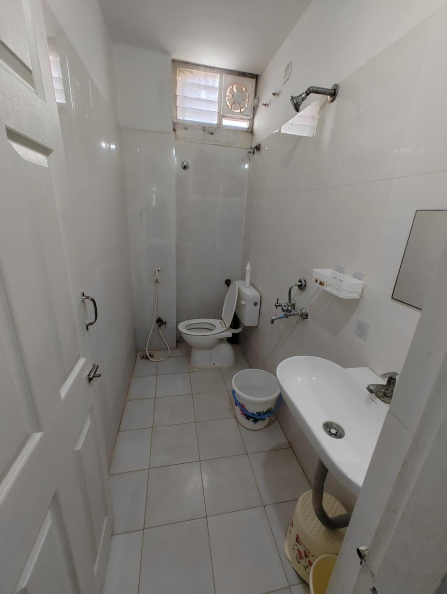 Nk Homes 202 - 2bhk Homestay - Fast Wifi, Fully Furnished Homestay