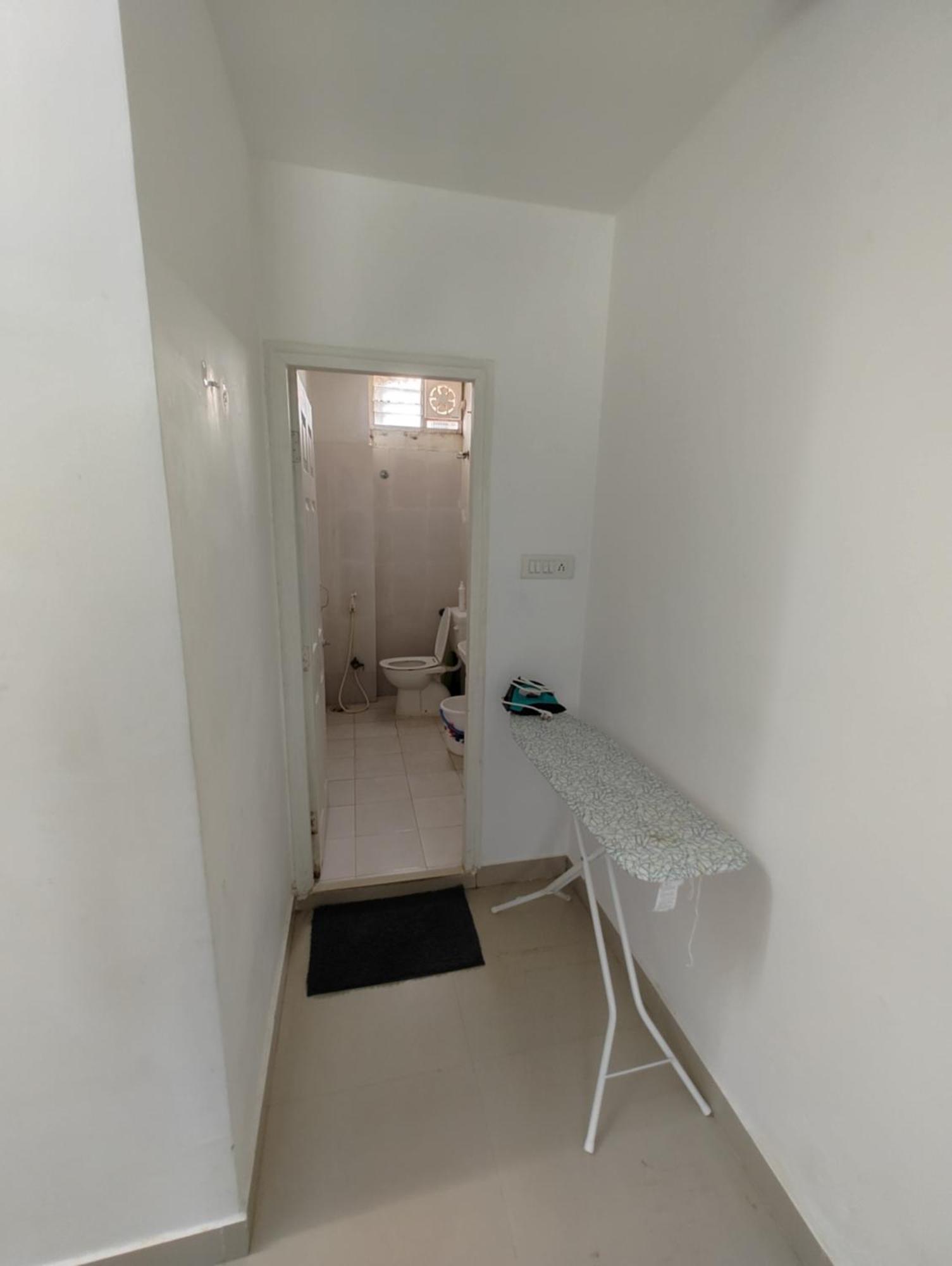 Nk Homes 202 - 2bhk Homestay - Fast Wifi, Fully Furnished