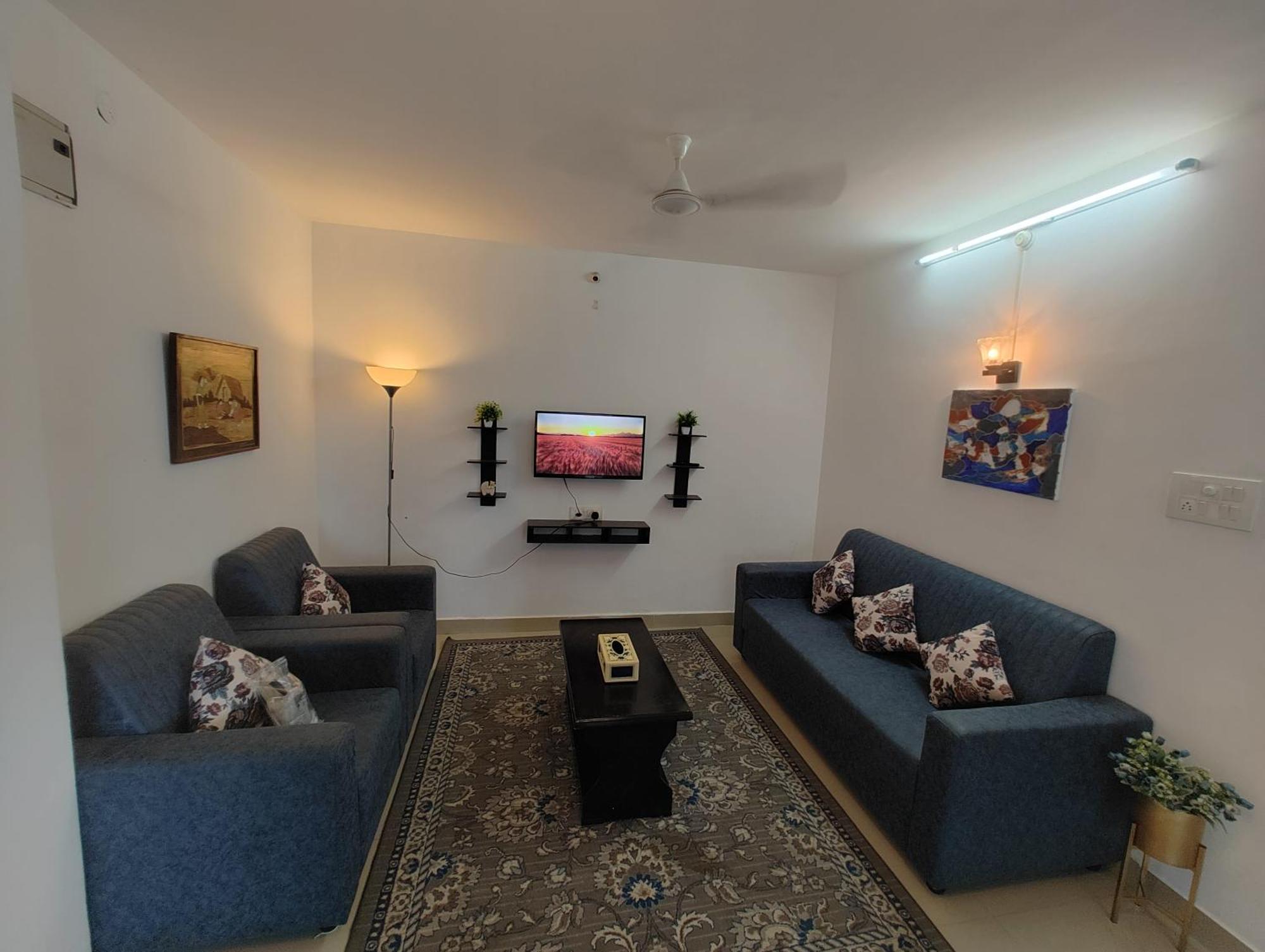 Nk Homes 202 - 2bhk Homestay - Fast Wifi, Fully Furnished Homestay *