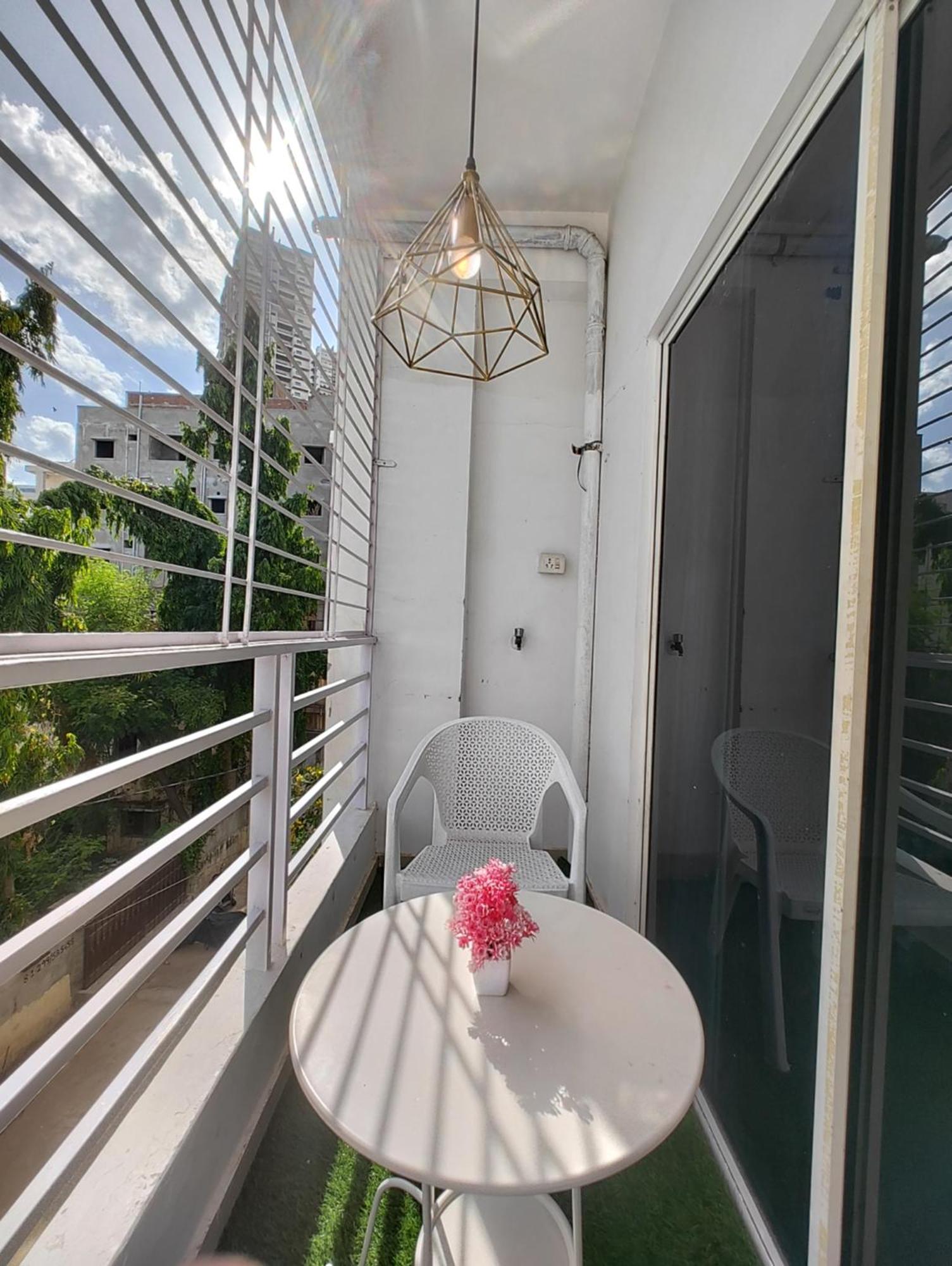 Nk Homes 202 - 2bhk Homestay - Fast Wifi, Fully Furnished