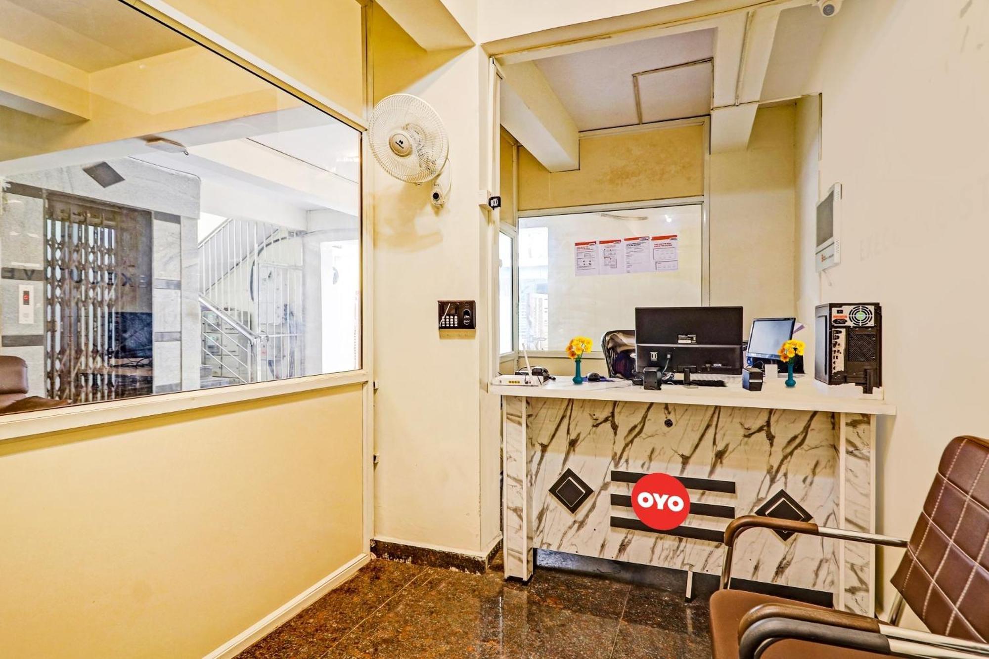 Oyo Happy Hotel 3*