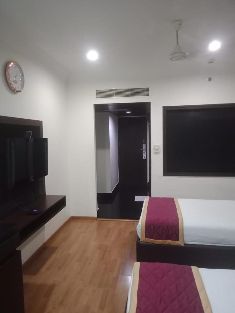 Hotel Comfortel Banjara Hills- Free Buffet Breakfast- Multi Cuisine Restauran