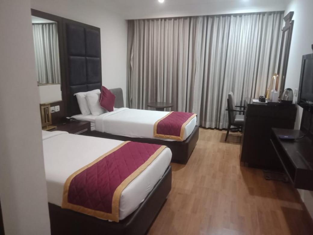 Comfortel Banjara Hills- Free Buffet Breakfast- Multi Cuisine Restauran Hotel Hyderabad