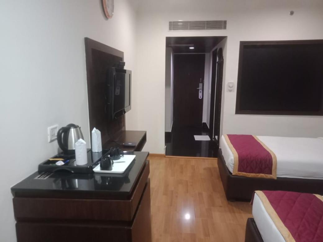 Comfortel Banjara Hills- Free Buffet Breakfast- Multi Cuisine Restauran 3*