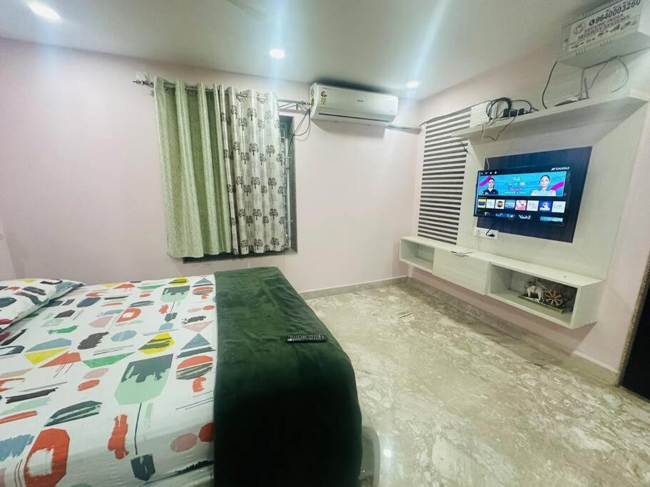 Midtown Lake View Pent House Near Hitech City Apartment Hyderabad