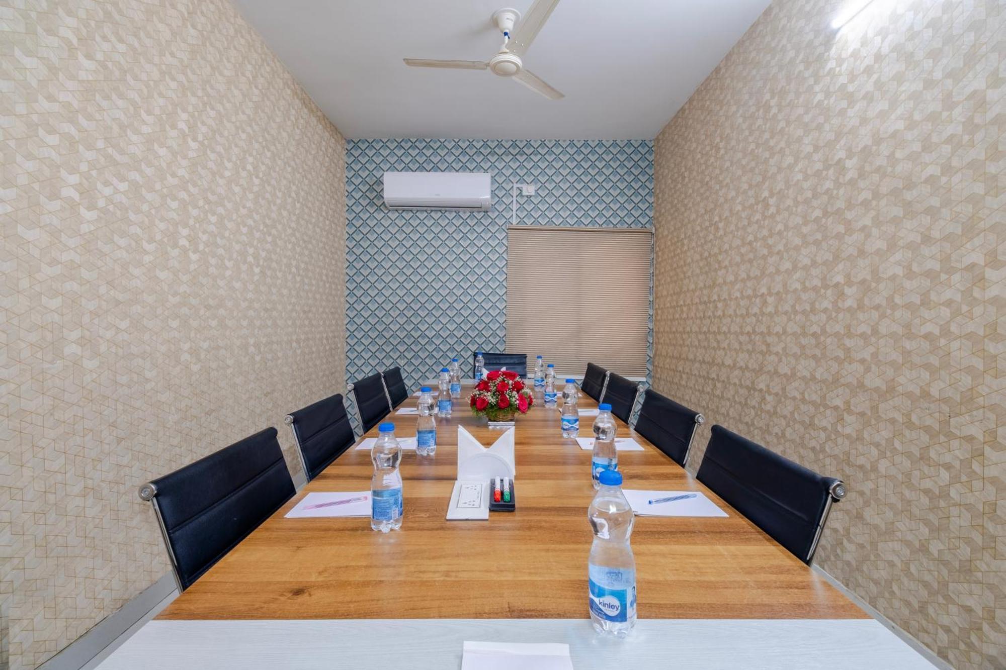 Lemonridge Kukatpally Hotel 3*
