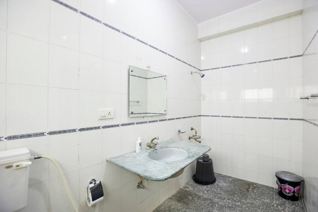 Apartamento Luxury @ Banjarahills Near Care Hospitals