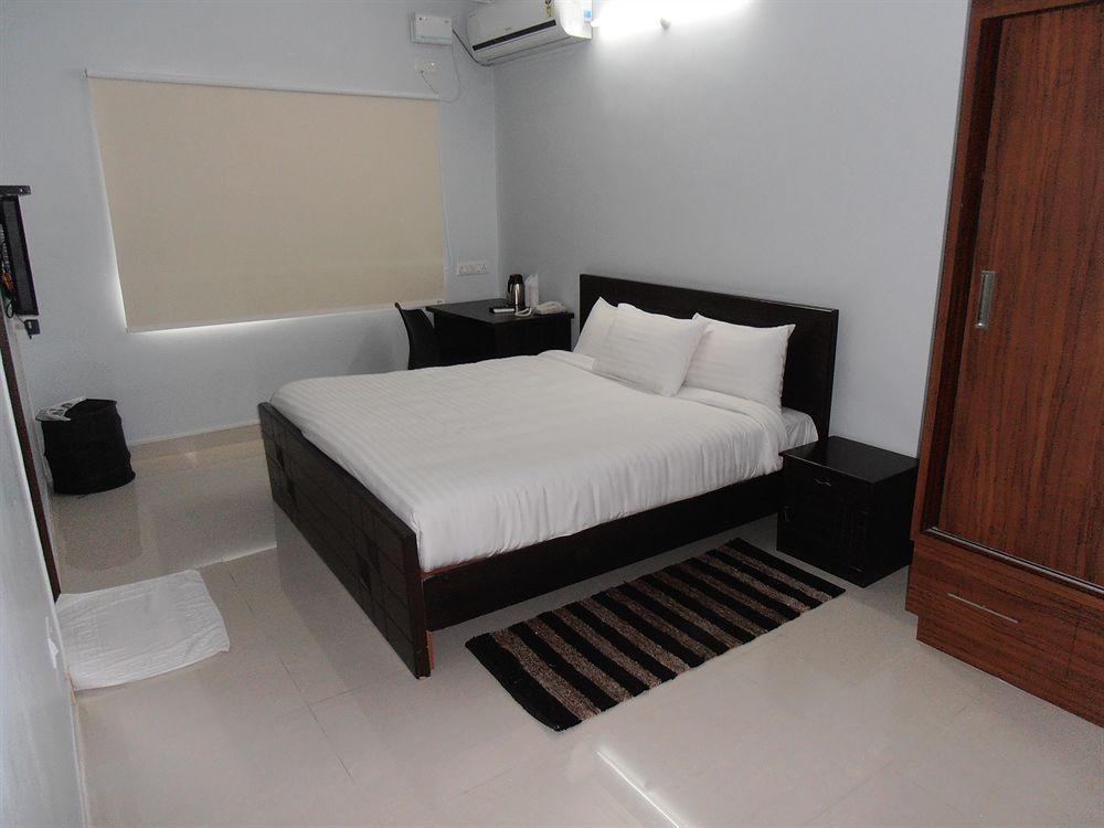 Oyo 14500 Yesmark Gachibowli Hyderabad