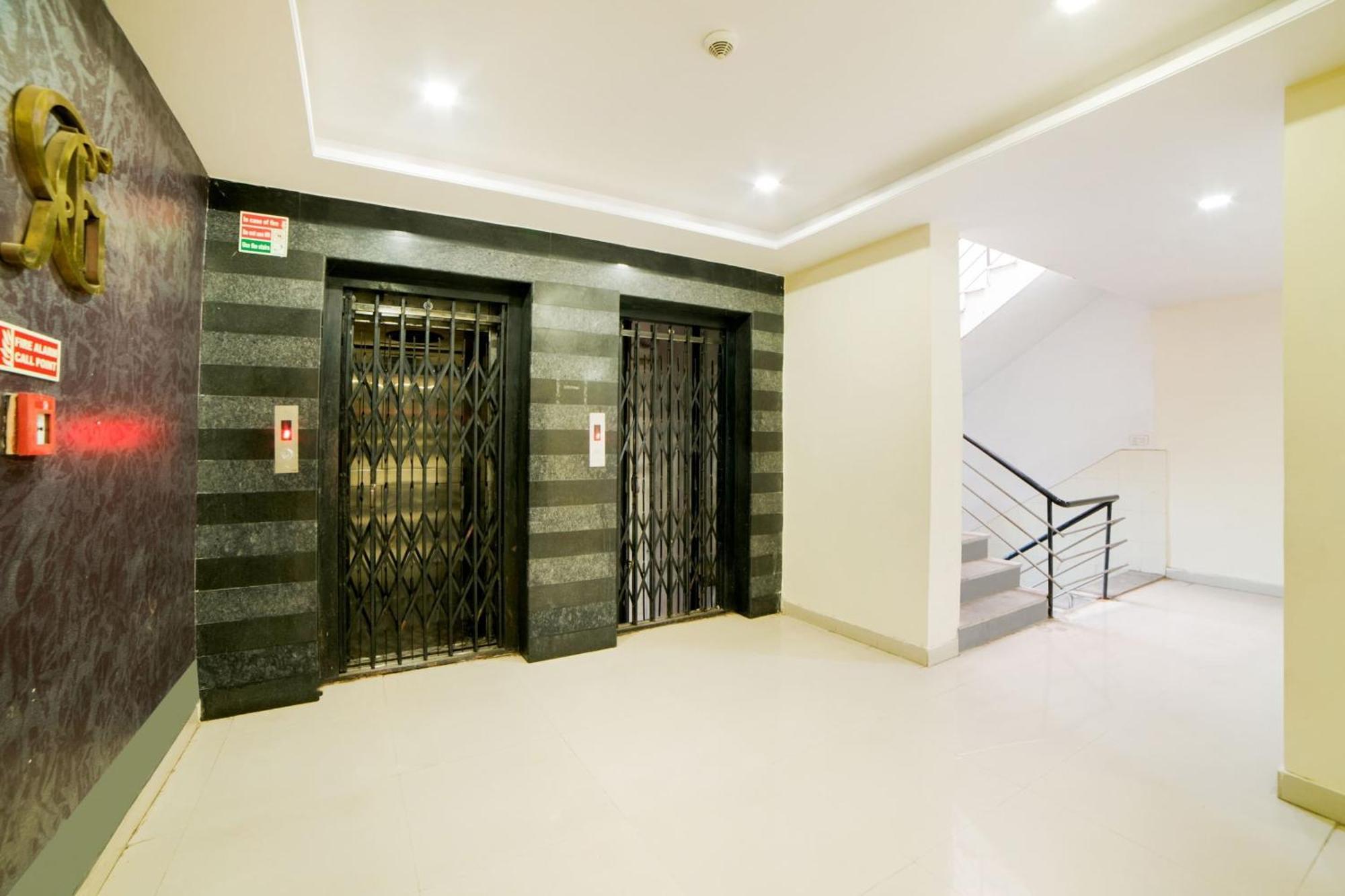Hotel Super Capital O Raaga Grand