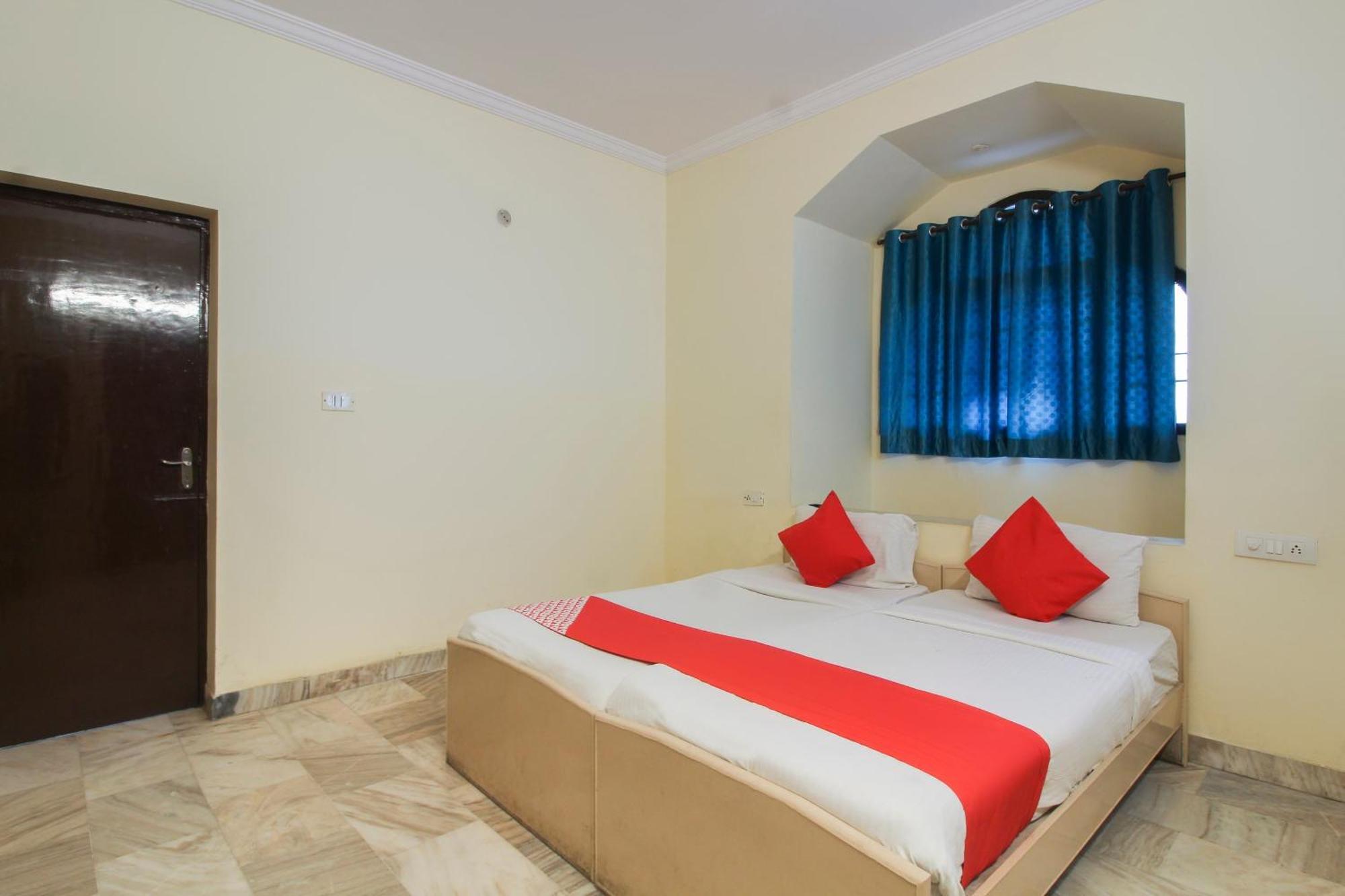 Collection O White House Silverkey Near Film Nagar Hotel 4*