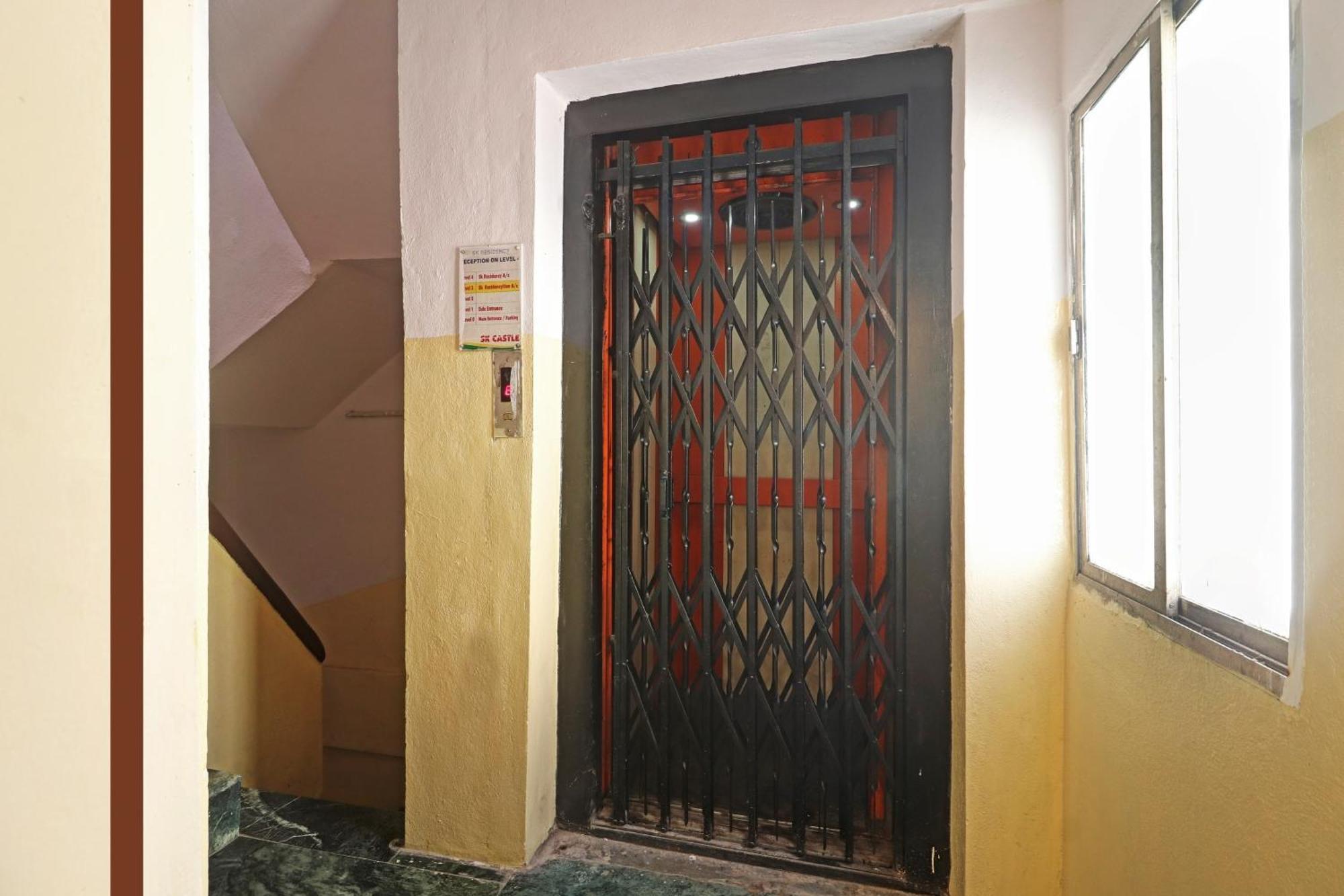 Hotel Sri Sai Dwaraka Residency Near Secunderabad Railway Station 3*