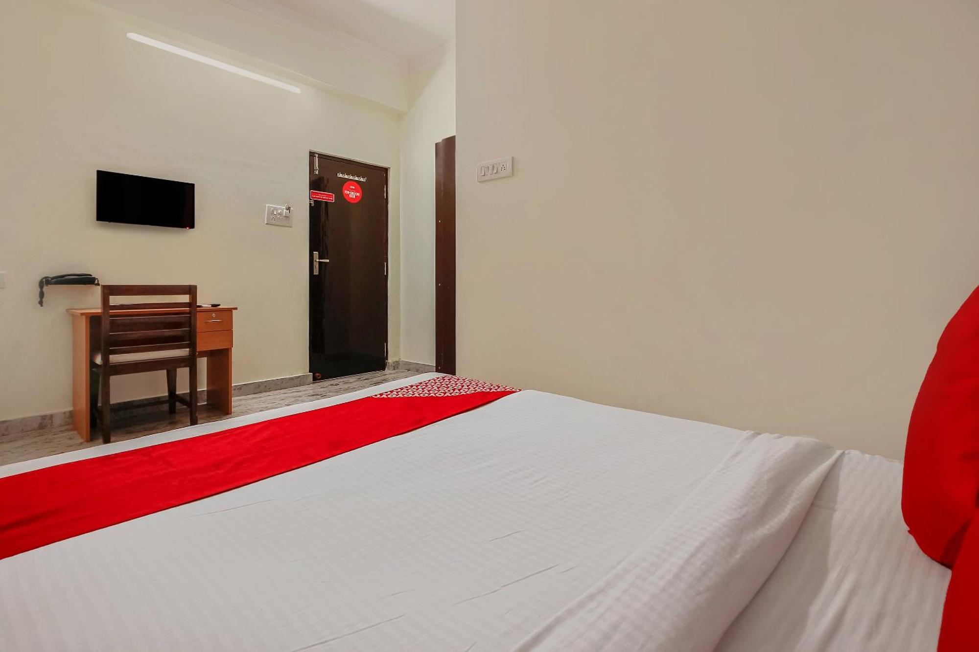 Oyo Flagship Goldhorn Mehdipatnam Near Snt Ann's College Hotel 3*