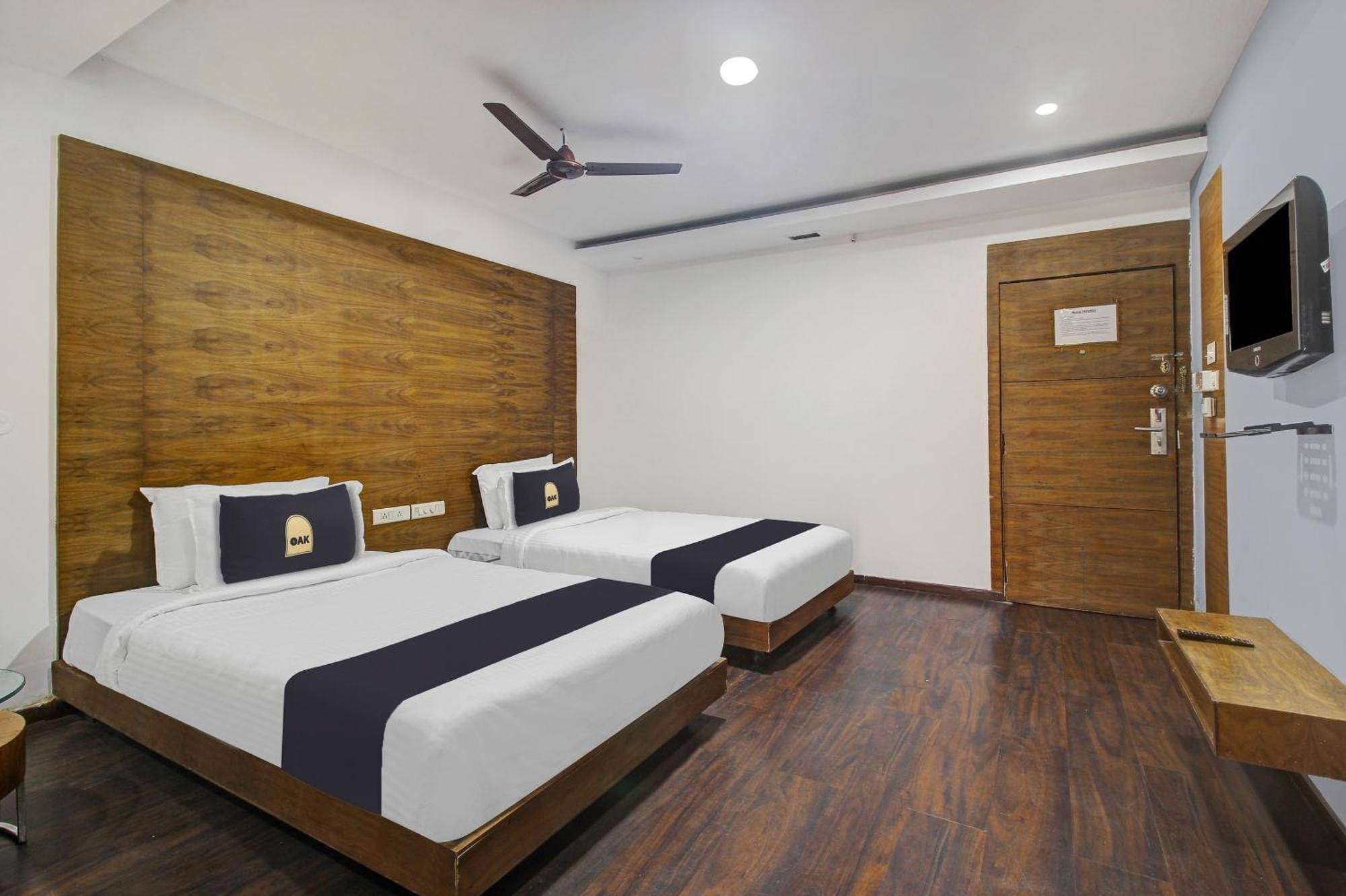 Townhouse Oak The Margi Near Yosufguda Metro Station 4*