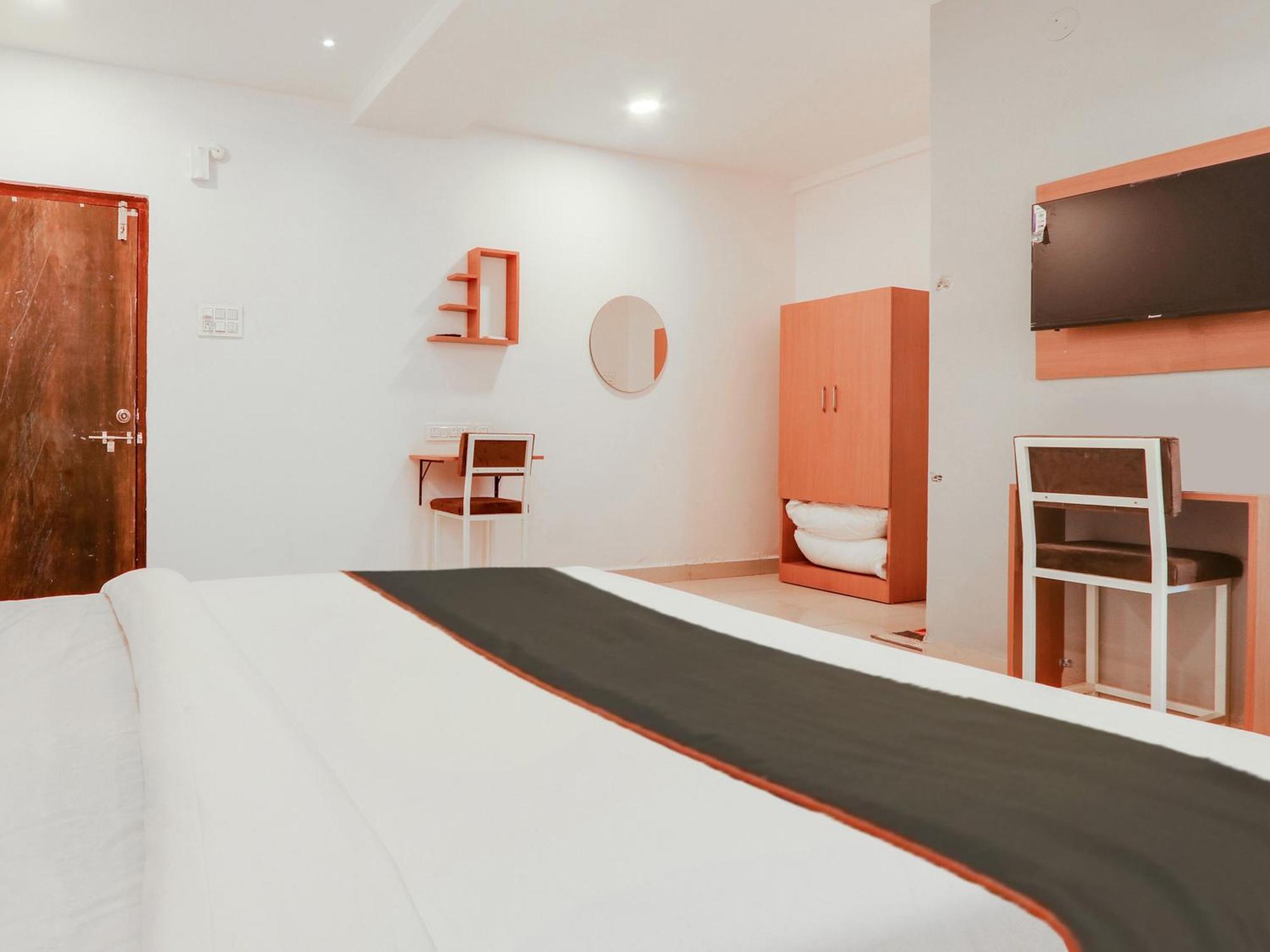 Super Collection O White Ridge Kamineni Hyderabad