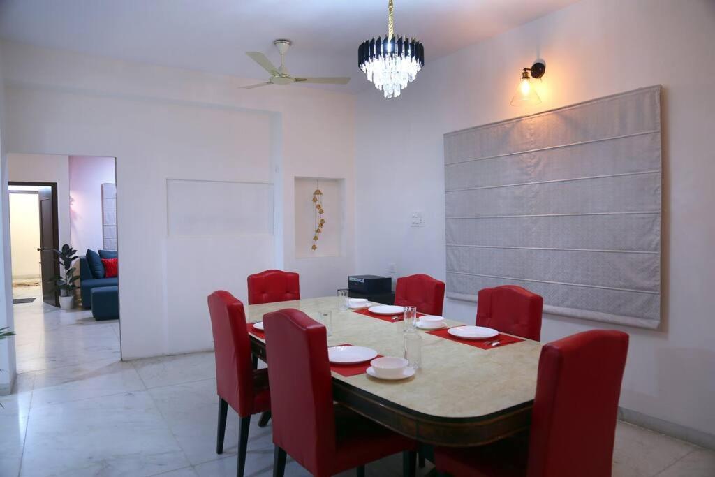 Row House 4 Bhk - 4 Balconies-near Aig Hospital, Gachibowli Apartment