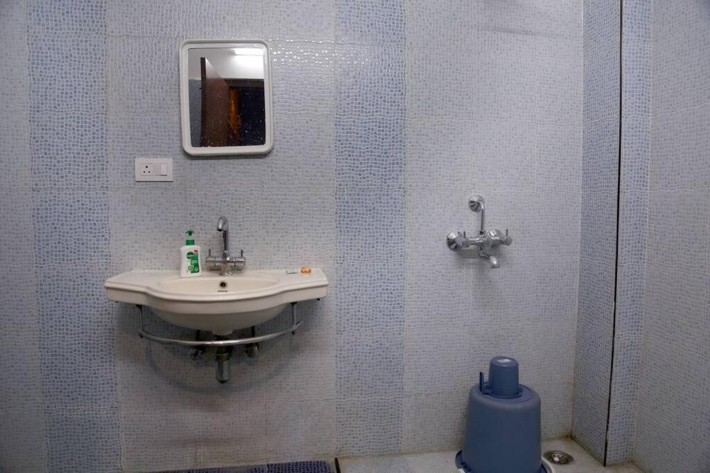Apartment Row House 4 Bhk - 4 Balconies-near Aig Hospital, Gachibowli