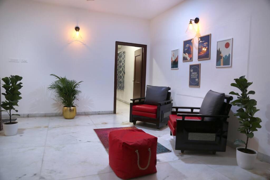 Row House 4 Bhk - 4 Balconies-near Aig Hospital, Gachibowli Apartment