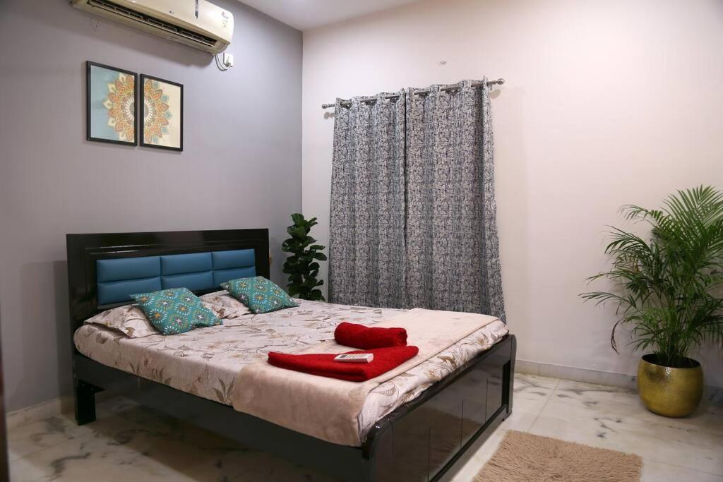 Apartment Row House 4 Bhk - 4 Balconies-near Aig Hospital, Gachibowli