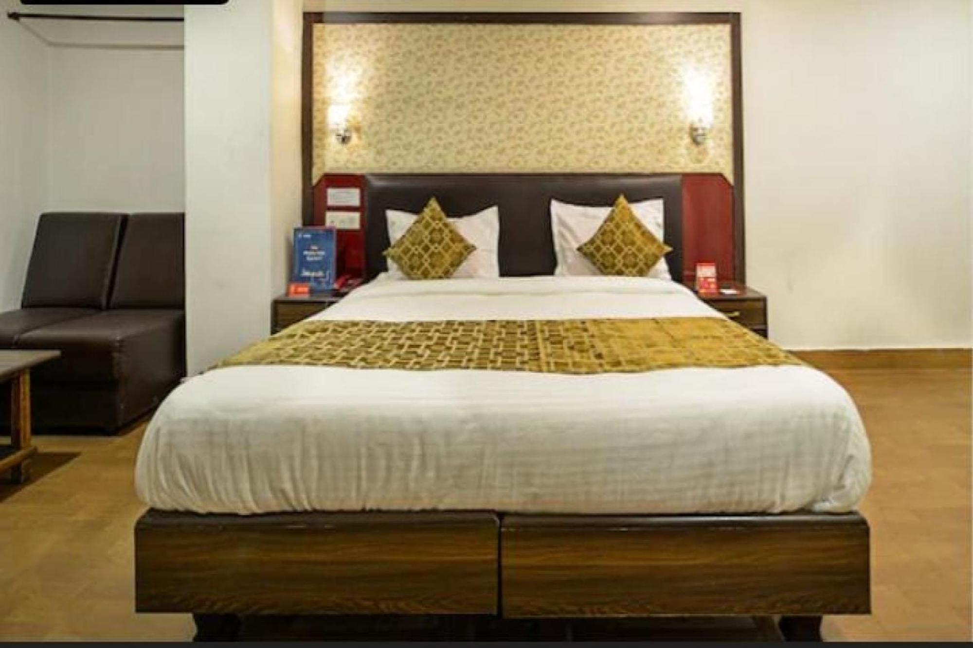Oyo Heights 4*
