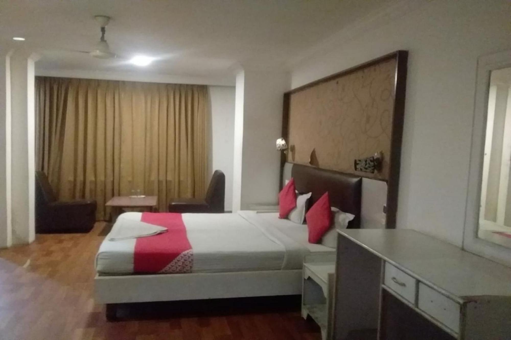 Oyo Heights 4*