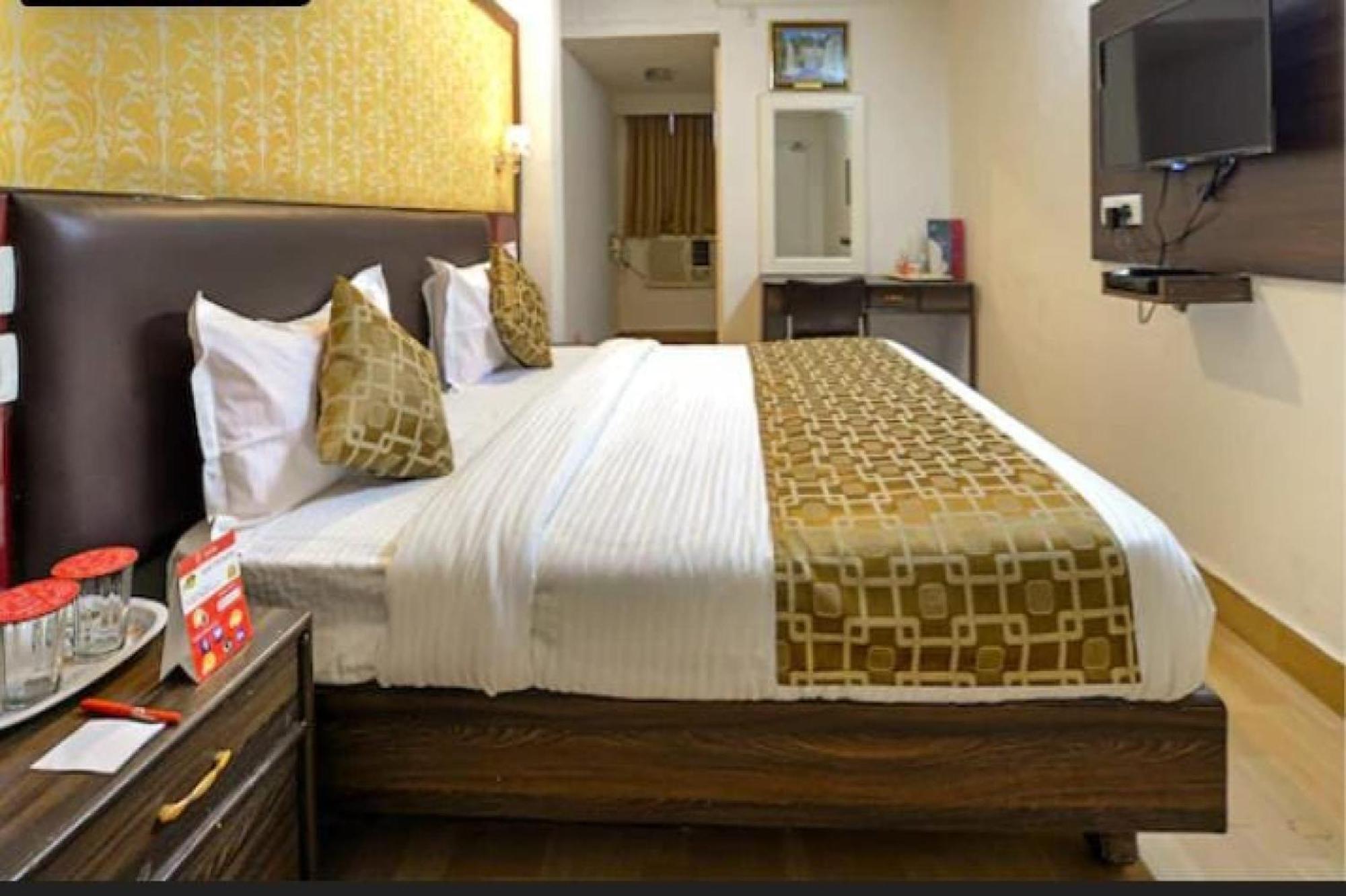 Oyo Heights Hotel