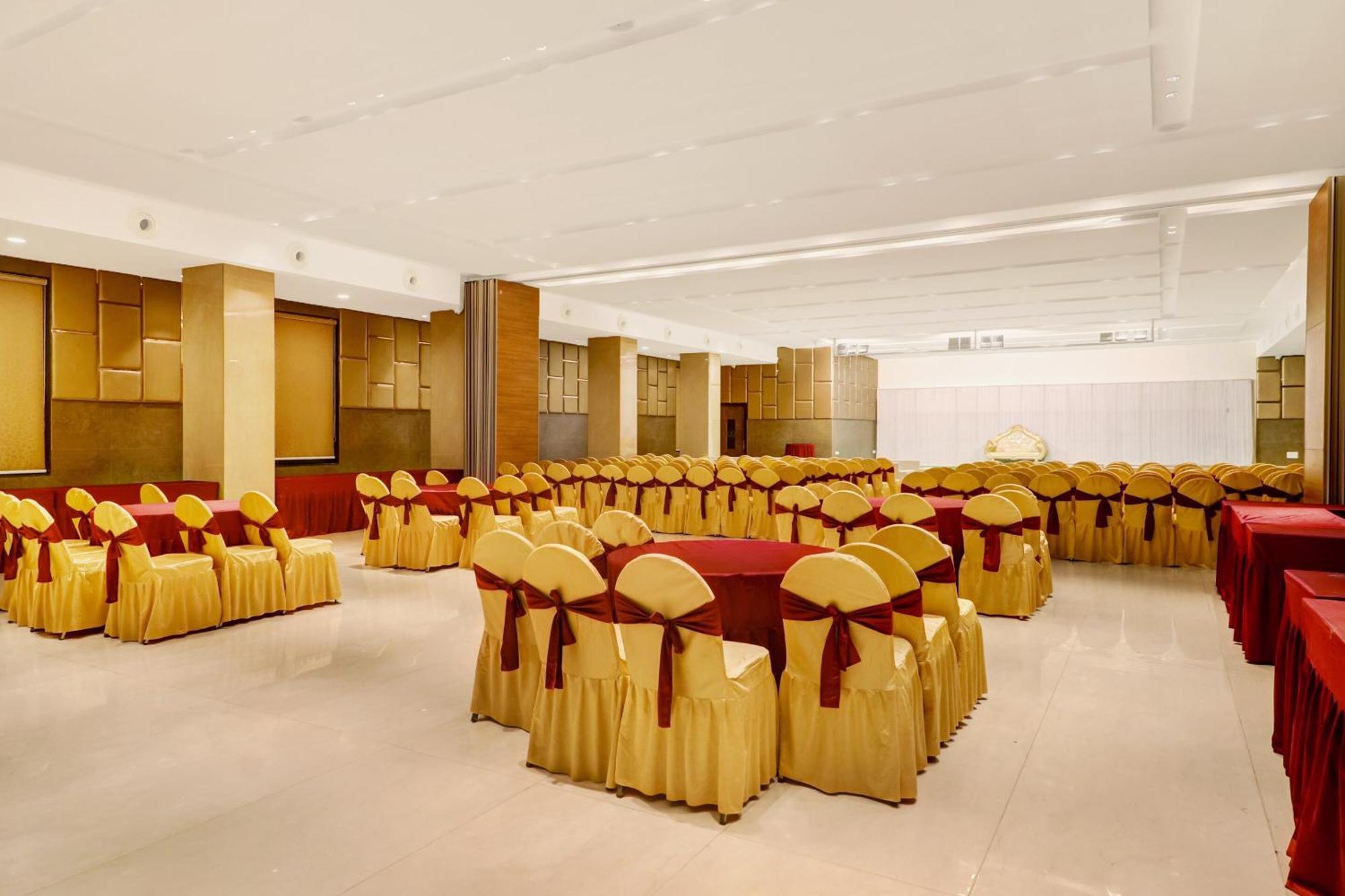Townhouse Oak De Alphabet Bolarum Hotel 4*