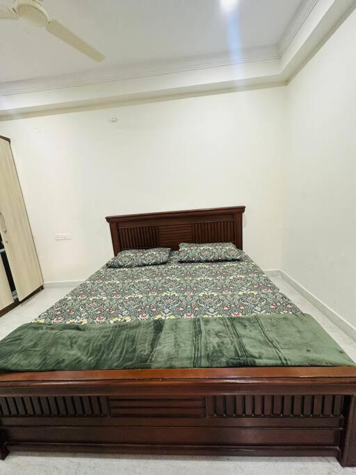 Lavish Premium 2bhk Near Hitech City Apartment