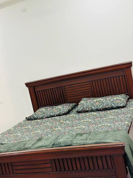 Apartment Lavish Premium 2bhk Near Hitech City *