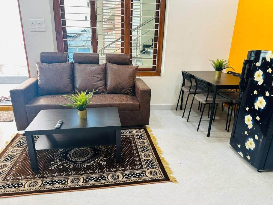 Lavish Premium 2bhk Near Hitech City *