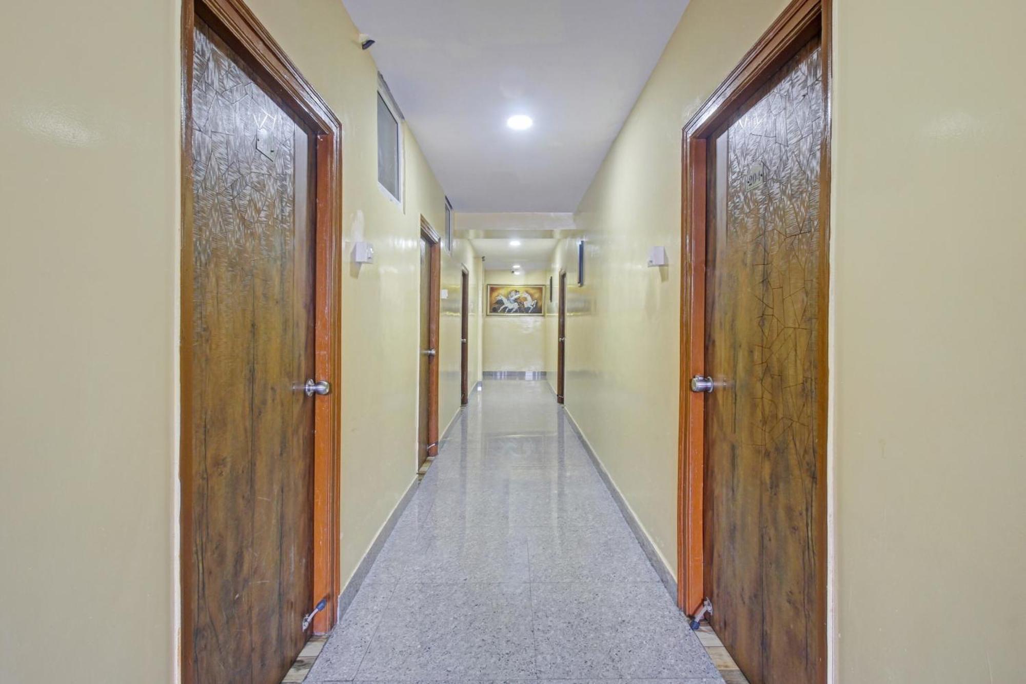 Hotel Super O Sri Sai Regency