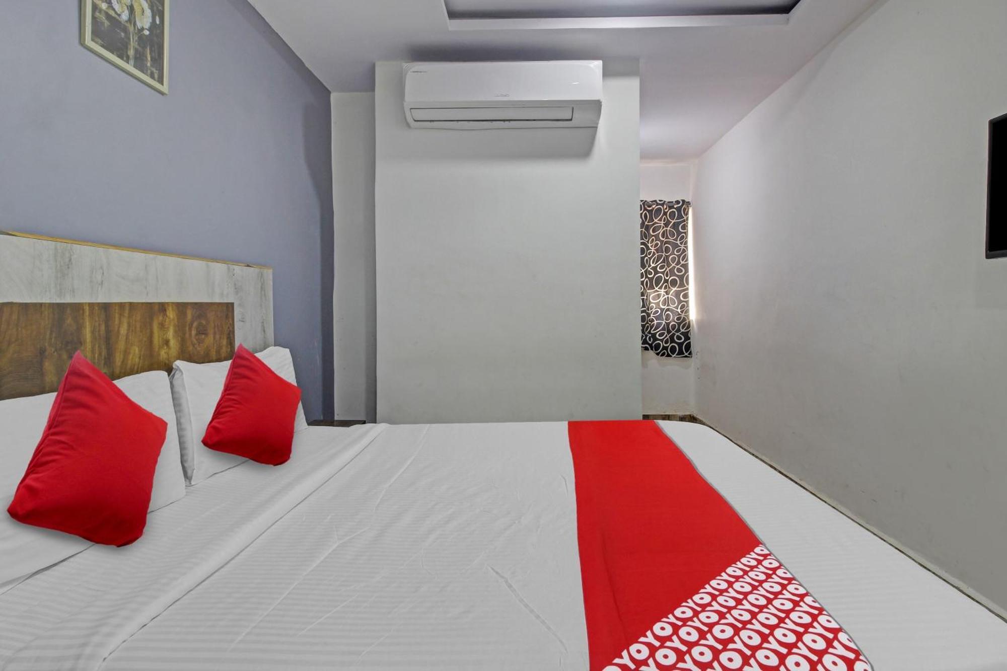 Super O Sri Sai Regency Hotel 4*