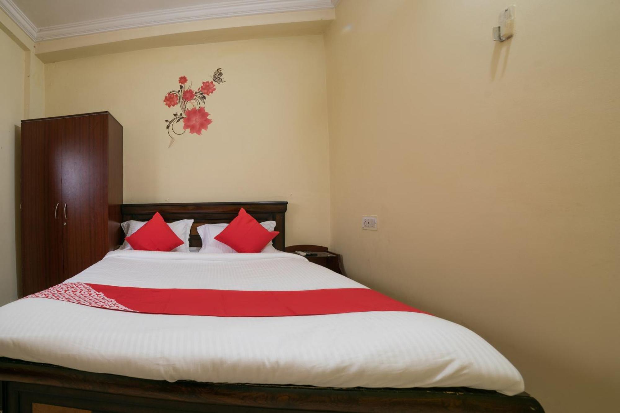 Hotel Oyo Th Hyderabad