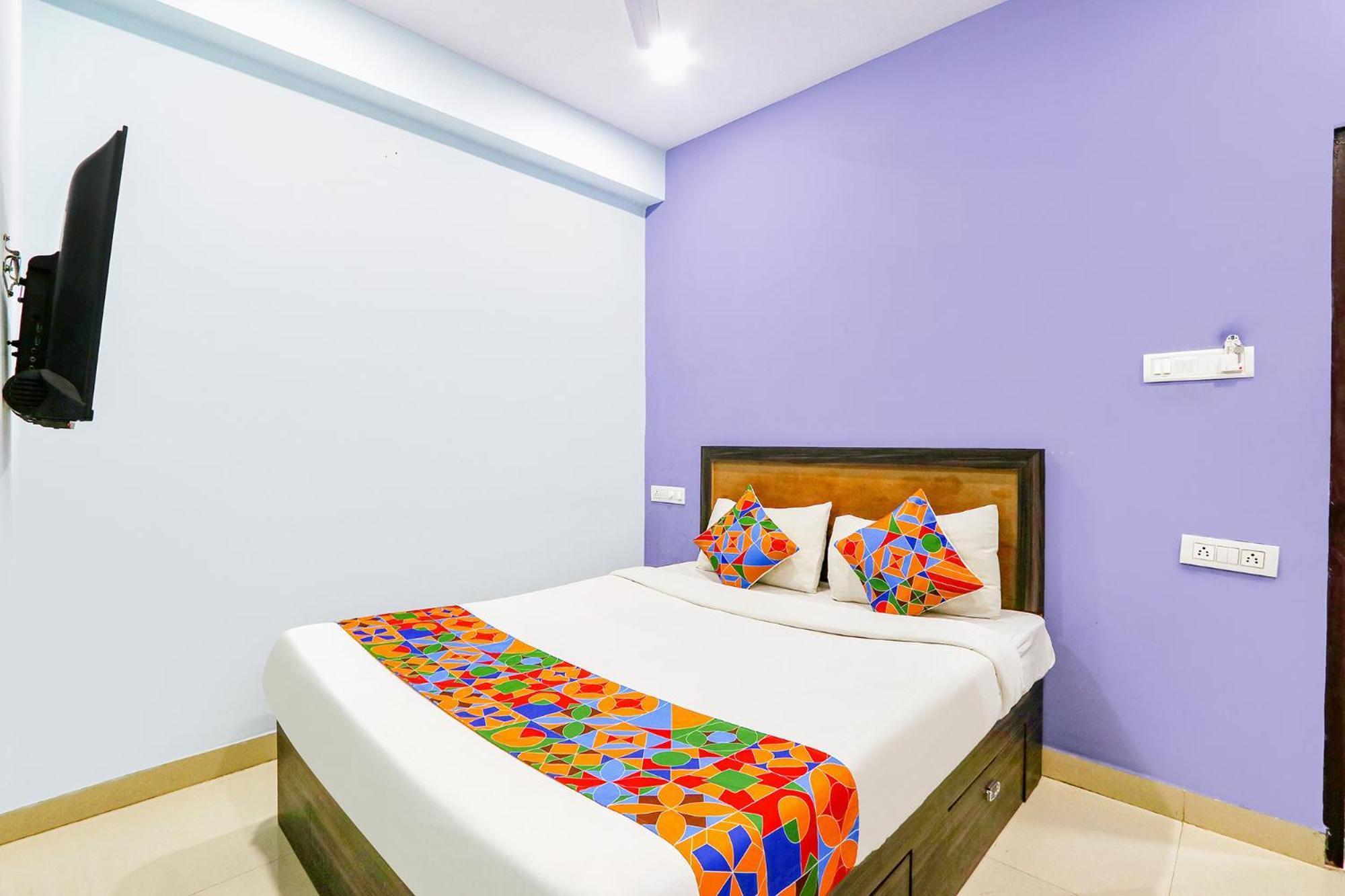Fabexpress Night Eye Hotel Hyderabad