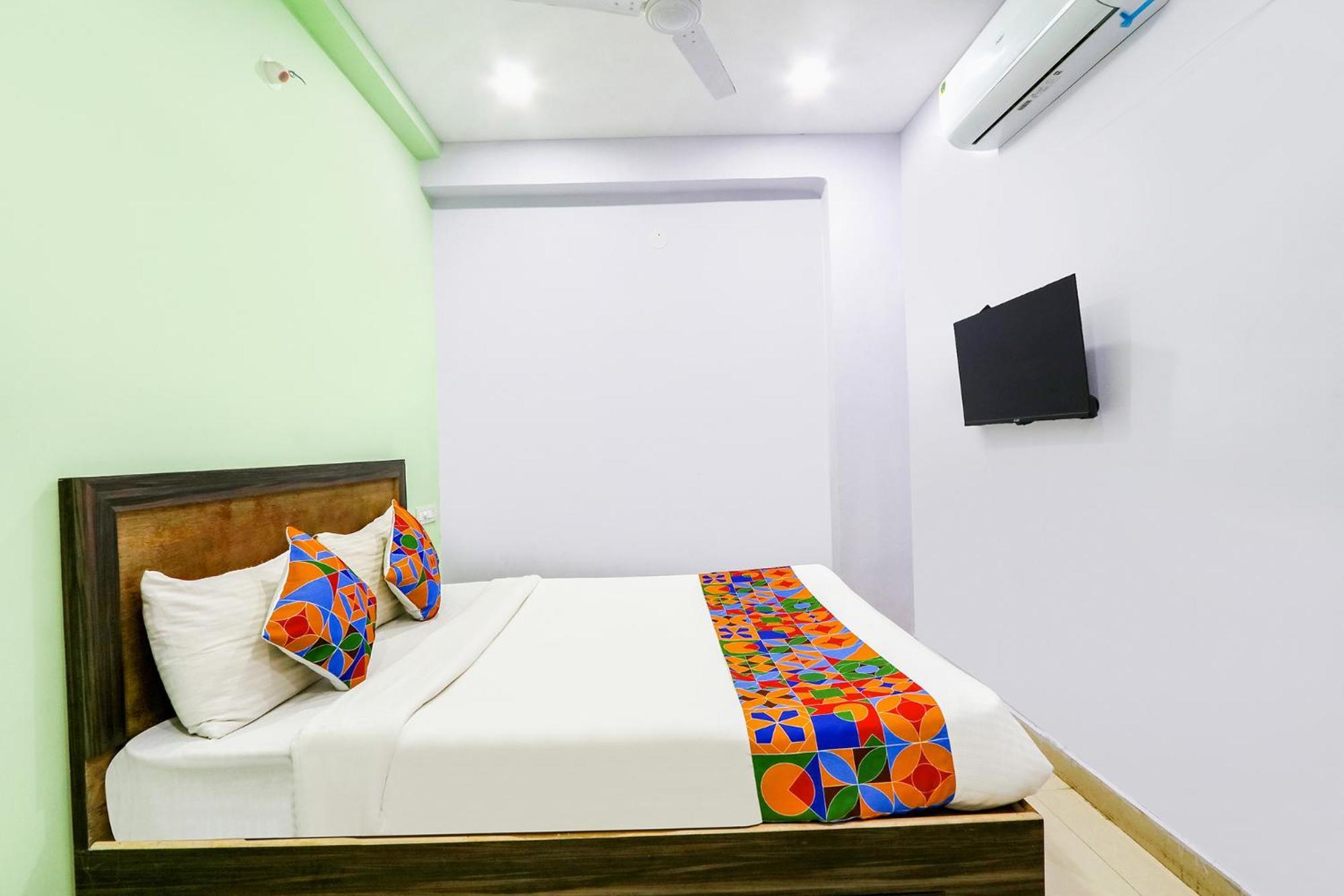 Fabexpress Night Eye Hotel Hyderabad