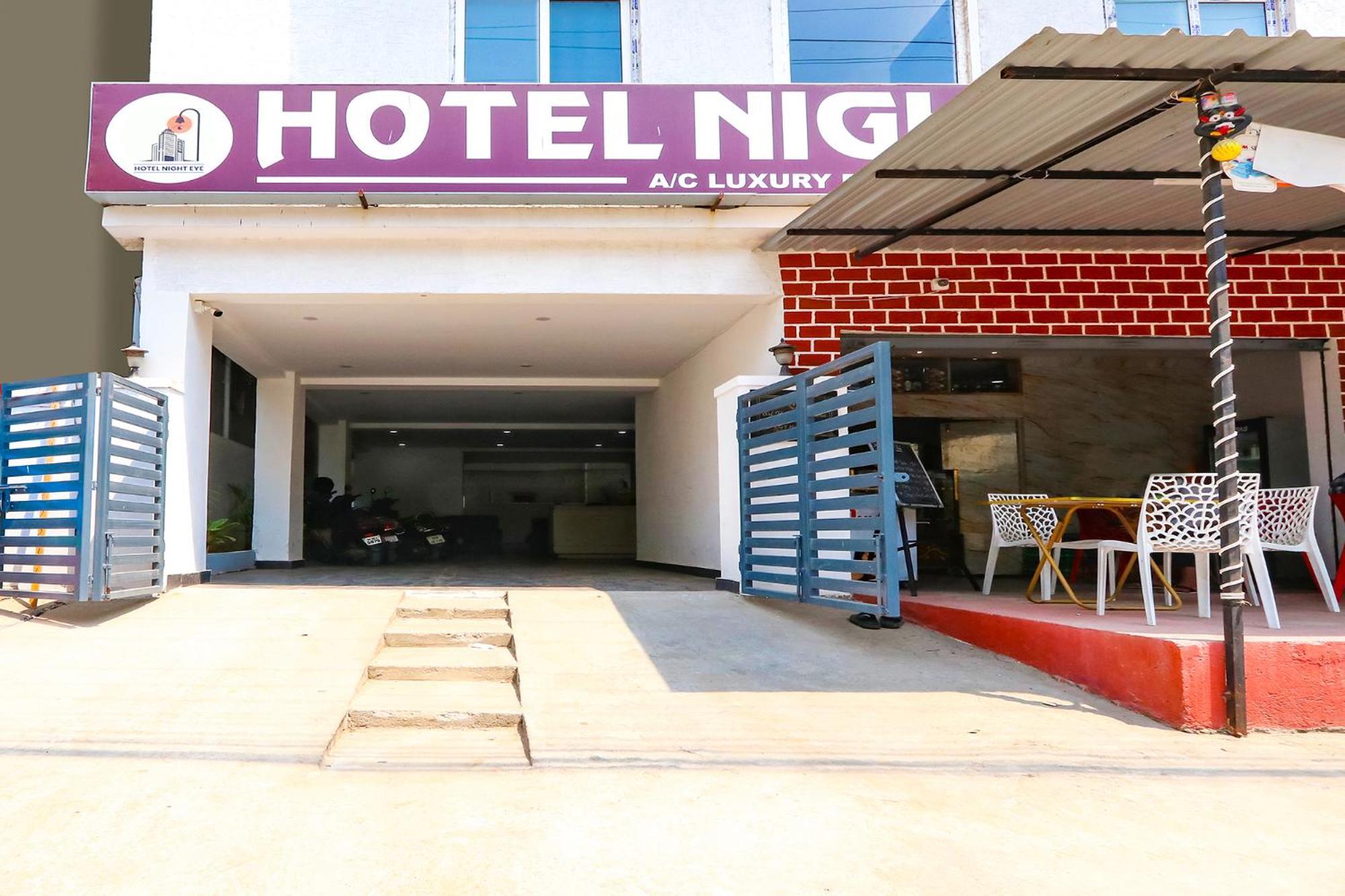 Hotel Fabexpress Night Eye 3*