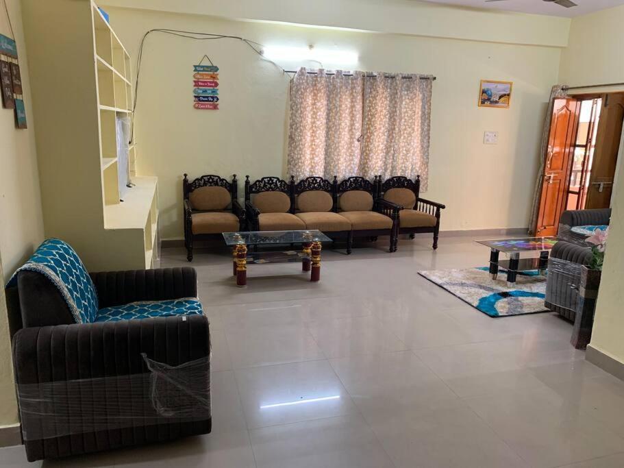Kesarhomes-homestay- Flt202-2nd Flr-2bhk-apt-ac-lift-kukatpally Apartamento