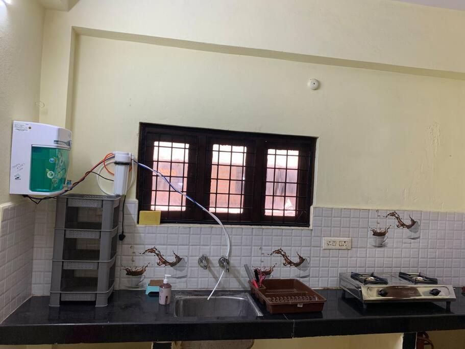 Apartamento Kesarhomes-homestay- Flt202-2nd Flr-2bhk-apt-ac-lift-kukatpally *